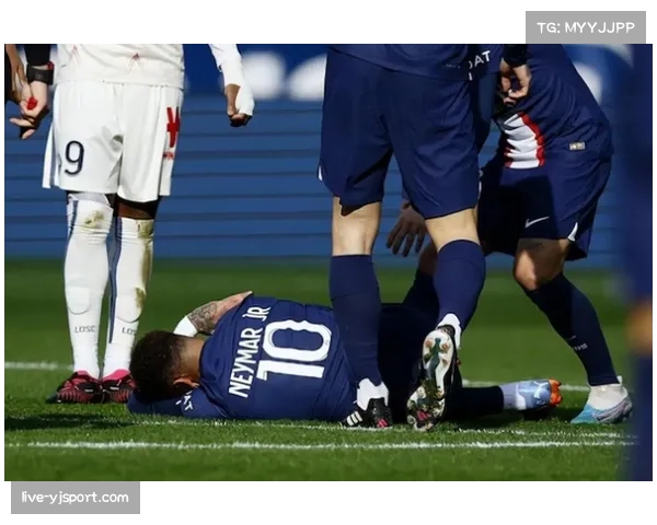 里尔公布对阵巴黎大名单，中场三名跑动覆盖范围大的球员悉数入选